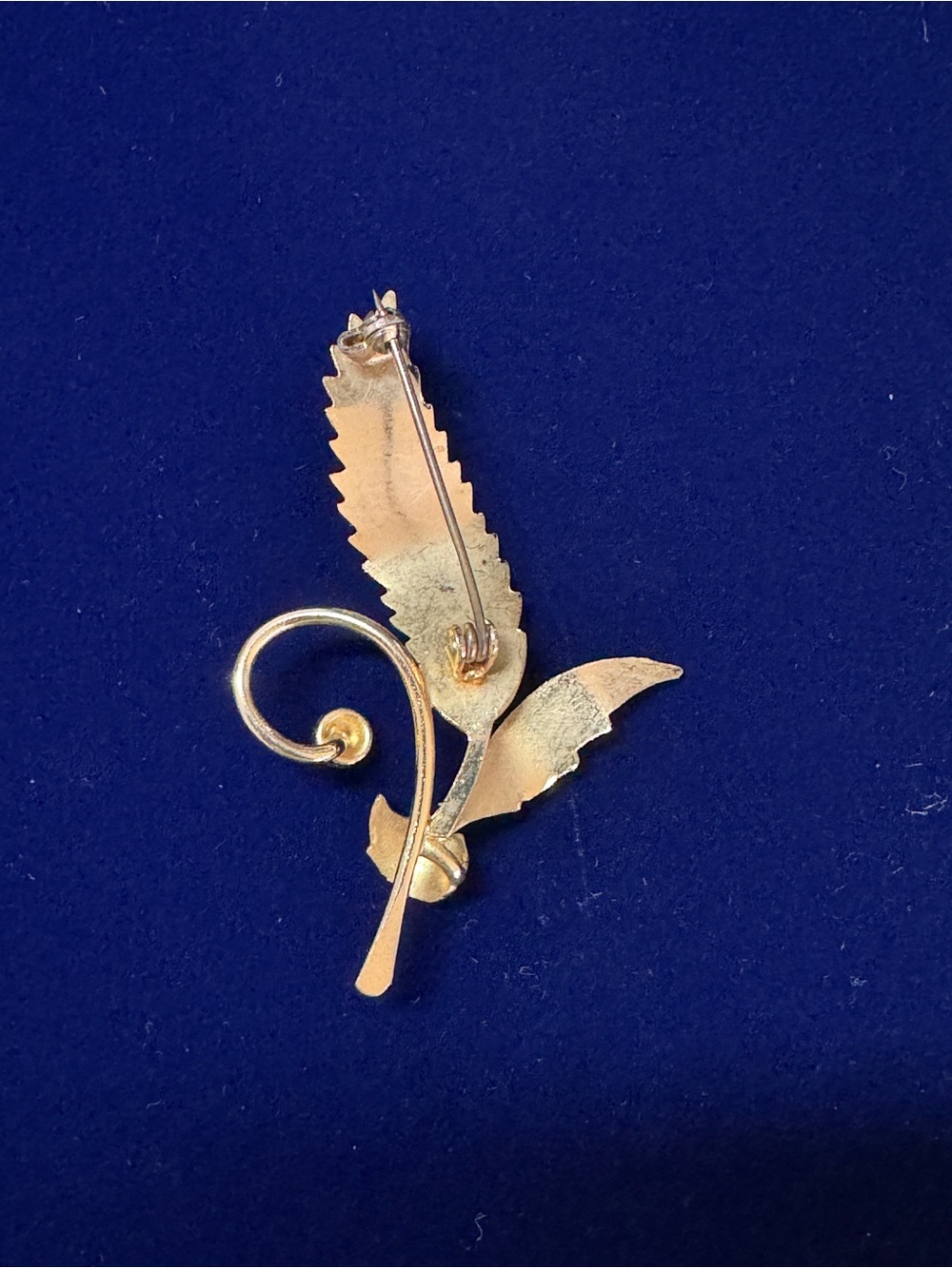 Damascene
Vintage Gold Tone Feather Brooch with Pink Stone - Picture 2 of 4